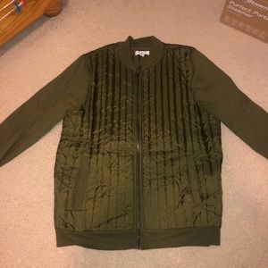 Two tone vest/sweatshirt Bomber Jacket 

Size: Men’s M

Olive Green Coloring
